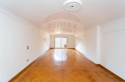 Apartment - 3 Bedrooms - 3 Bathrooms for sale in Kafr Abdo - Roushdy - Hay Sharq - Alexandria