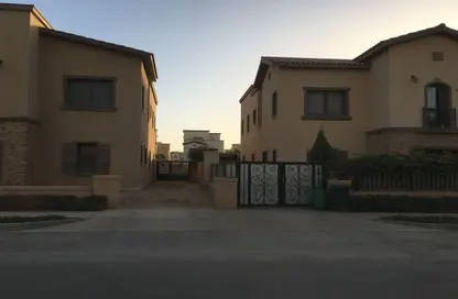 Villa - 3 Bedrooms - 3 Bathrooms for sale in Mivida - 5th Settlement Compounds - The 5th Settlement - New Cairo City - Cairo