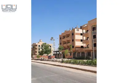 شقة - 3 غرف نوم - 3 حمامات للبيع في المجاورة الاولي - الحي الرابع غرب - مدينة الشروق - القاهرة