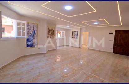 Apartment - 3 Bedrooms - 2 Bathrooms for sale in Mahmoud Al Essawy St. - Miami - Hay Awal El Montazah - Alexandria
