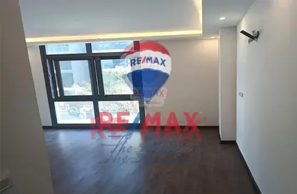 Apartment - 3 Bedrooms - 2 Bathrooms for sale in Sun Capital - Fayoum Desert road - 6 October City - Giza