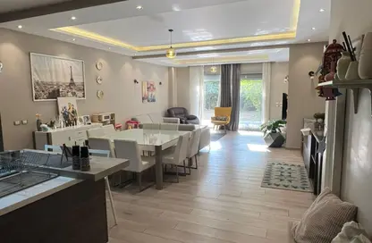 شقة - 3 غرف نوم - 3 حمامات للبيع في كمبوند فيلدج جاردن القطامية - كمبوندات التجمع الخامس - التجمع الخامس - مدينة القاهرة الجديدة - القاهرة