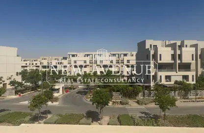 تاون هاوس - 4 غرف نوم - 4 حمامات للبيع في كمبوند البروج - كمبوندات الشروق - مدينة الشروق - القاهرة