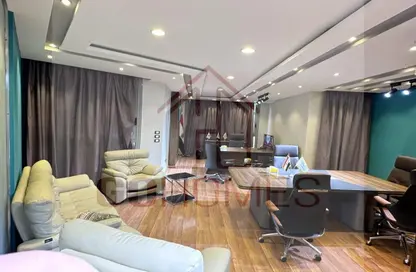 مساحات مكتبية - استوديو - 2 حمامات للبيع في حي المعادي - القاهرة