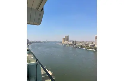 Apartment - 3 Bedrooms - 4 Bathrooms for sale in Nile St. - Dokki - Giza