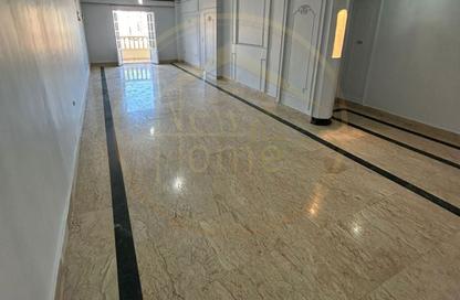 Apartment - 3 Bedrooms - 2 Bathrooms for sale in Azarita - Hay Wasat - Alexandria