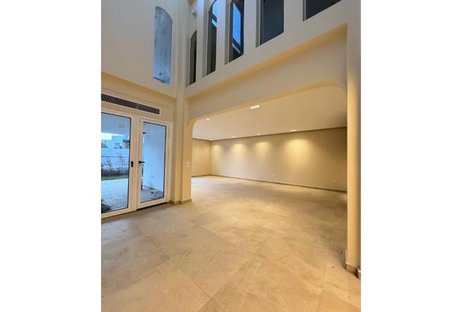 8008391 - Property Image 3