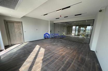 Full Floor - Studio - 2 Bathrooms for rent in Cornish El Nile St. - Maadi - Hay El Maadi - Cairo