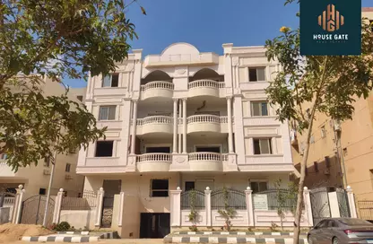 Apartment - 3 Bedrooms - 2 Bathrooms for sale in 5th Neighborhood - 4th Area - Shorouk City - Cairo