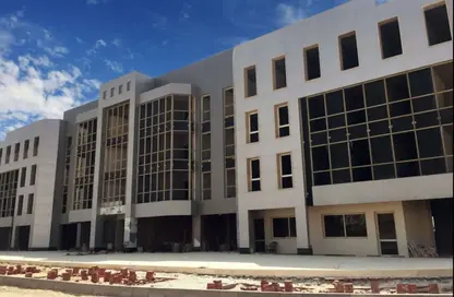 عيادة - استوديو - 1 حمام للبيع في وان قطامية - كمبوندات القطامية - القطامية - مدينة القاهرة الجديدة - القاهرة