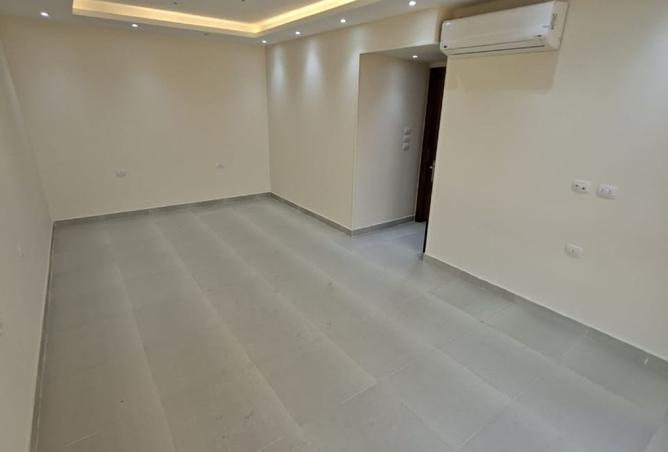 8128067 - Property Image 3