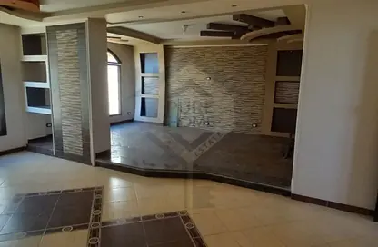 Apartment - 3 Bedrooms - 1 Bathroom for sale in Al Nasr St. - Smouha - Hay Sharq - Alexandria