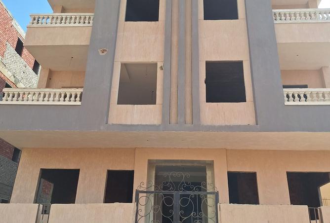 8327101 - Property Image 3