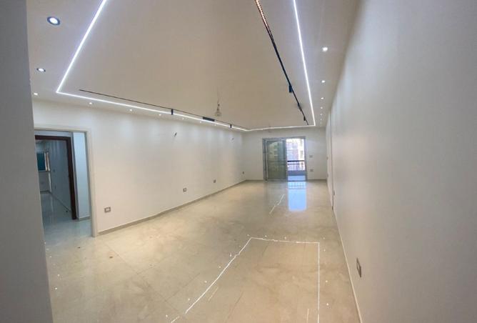 8422300 - Property Main Image