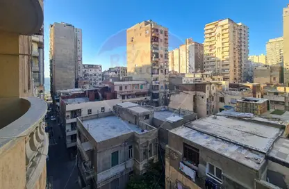 شقة - 3 غرف نوم - 2 حمامات للبيع في سبورتنج - حي شرق - الاسكندرية