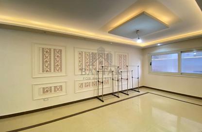 شقة - 3 غرف نوم - 2 حمامات للبيع في شارع إسماعيل الفنجرى - كامب شيزار - حي وسط - الاسكندرية