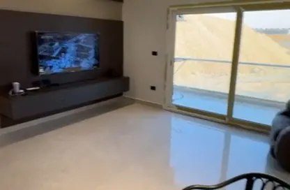 Apartment - 2 Bedrooms - 2 Bathrooms for sale in Mountain View iCity - 5th Settlement Compounds - The 5th Settlement - New Cairo City - Cairo