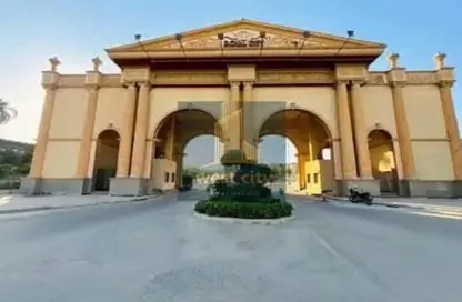 Villa - 5 Bedrooms - 5 Bathrooms for sale in Royal City - Sheikh Zayed Compounds - Sheikh Zayed City - Giza