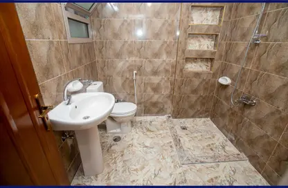 Apartment - 3 Bedrooms - 1 Bathroom for sale in Victor Ammanuel Square - Smouha - Hay Sharq - Alexandria