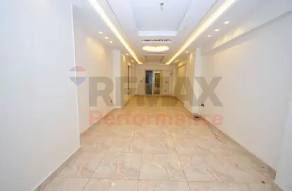 شقة - 3 غرف نوم - 2 حمامات للبيع في شارع مصطفي رمضان - الإبراهيمية - حي وسط - الاسكندرية