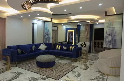 شقة - 3 غرف نوم - 4 حمامات للايجار في شارع شهاب - المهندسين - الجيزة