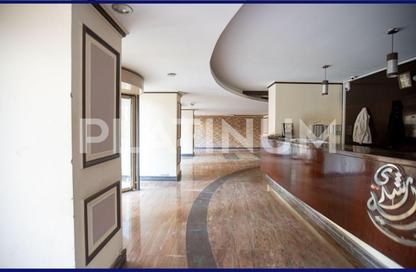 Apartment - 4 Bedrooms - 5 Bathrooms for sale in Al Geish Road - Roushdy - Hay Sharq - Alexandria