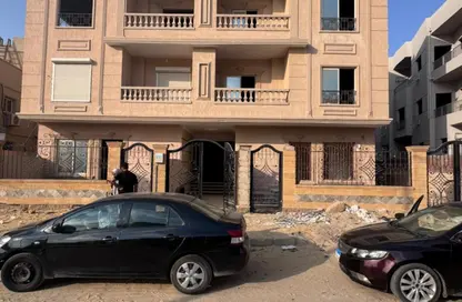 Apartment - 3 Bedrooms - 2 Bathrooms for sale in 1st Neighborhood - 4th District West - Shorouk City - Cairo