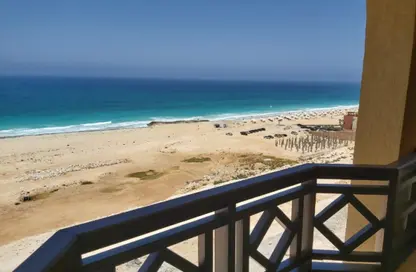 شاليه - 2 غرف نوم - 3 حمامات للبيع في إمارتس هايتس - قسم الضبعة - الساحل الشمالي