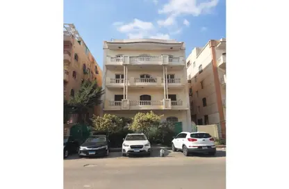 Apartment - 3 Bedrooms - 2 Bathrooms for sale in Branched From Rich Bake St. - 1st District - 6 October City - Giza