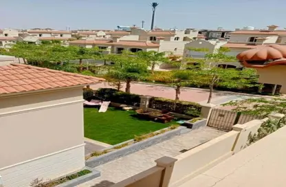 تاون هاوس - 3 غرف نوم - 3 حمامات للبيع في الباتيو 5 ايست - الباتيو - كمبوندات الشروق - مدينة الشروق - القاهرة