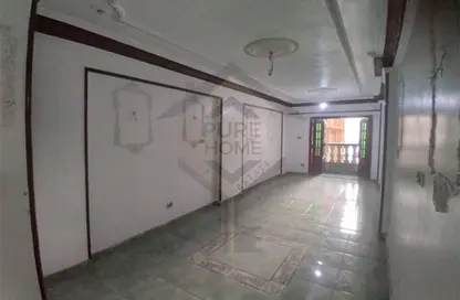 Apartment - 3 Bedrooms - 1 Bathroom for sale in Branched From Mahatet Sheds St. - Janaklees - Hay Sharq - Alexandria