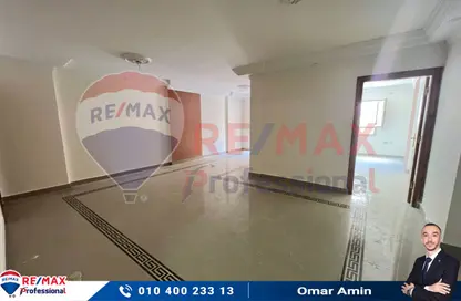 Apartment - 3 Bedrooms - 2 Bathrooms for sale in Port Said St. - Sporting - Hay Sharq - Alexandria