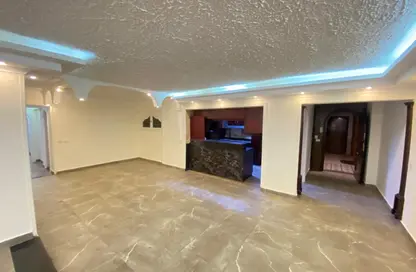 Apartment - 3 Bedrooms - 2 Bathrooms for sale in Kafr Abdo St. - Kafr Abdo - Roushdy - Hay Sharq - Alexandria