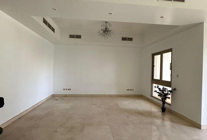 8375021 - Property Image 3