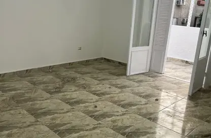 شقة - 3 غرف نوم - 2 حمامات للايجار في شارع الجولف - المعادي - حي المعادي - القاهرة