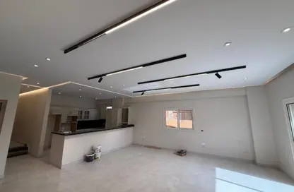 Apartment - 4 Bedrooms - 4 Bathrooms for sale in Street 102 - West Somid - 6 October City - Giza