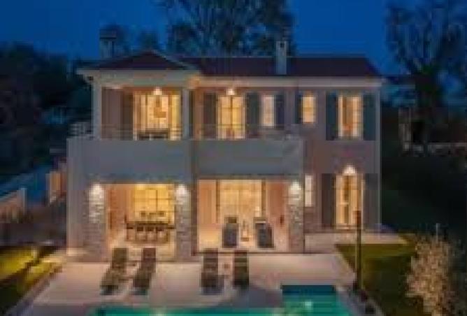 8309018 - Property Image 2