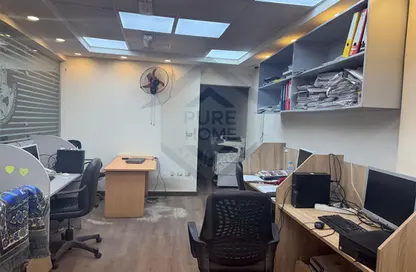 مساحات مكتبية - استوديو - 1 حمام للبيع في شارع شعراوي - لوران - حي شرق - الاسكندرية