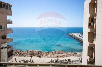 شقة - 2 غرف نوم - 2 حمامات للبيع في شارع احمد ذو الفقار - لوران - حي شرق - الاسكندرية