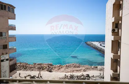 Apartment - 2 Bedrooms - 2 Bathrooms for sale in Ahmed Zou Al Fekar St. - Laurent - Hay Sharq - Alexandria