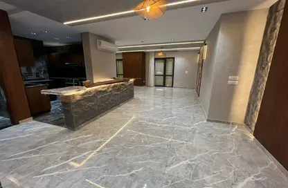 شقة - 3 غرف نوم - 3 حمامات للايجار في ذا كورت ياردز - كمبوندات الشيخ زايد - الشيخ زايد - الجيزة