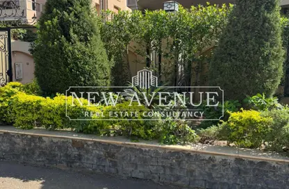 منزل مزدوج - 4 غرف نوم - 5 حمامات للبيع في الحي الرابع غرب - مدينة الشروق - القاهرة