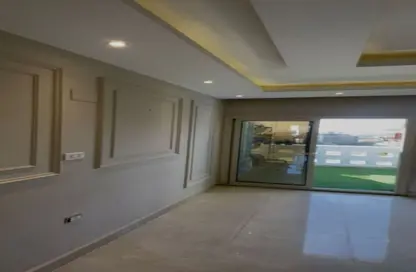 Apartment - 2 Bedrooms - 1 Bathroom for sale in South Youth Housing - The 1st Settlement - New Cairo City - Cairo