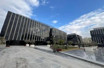 Office Space - Studio - 2 Bathrooms for sale in Eastown - 5th Settlement Compounds - The 5th Settlement - New Cairo City - Cairo