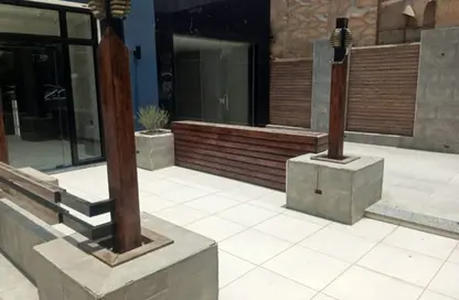 Show Room - Studio - 2 Bathrooms for rent in Bank Center Street - South Teseen St. - The 5th Settlement - New Cairo City - Cairo