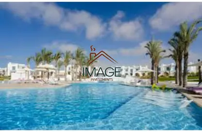 Chalet - 2 Bedrooms - 2 Bathrooms for sale in Mountain View - Ras Al Hekma - North Coast