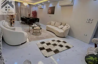 Apartment - 4 Bedrooms - 2 Bathrooms for sale in Al Hadaba Al Olya - Mokattam - Cairo