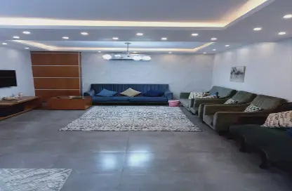 Apartment - 4 Bedrooms - 3 Bathrooms for rent in Al Dokki St. - Dokki - Giza