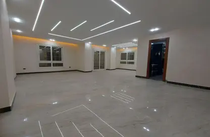 Apartment - 3 Bedrooms - 3 Bathrooms for sale in Shooting Club Street - Dokki - Giza