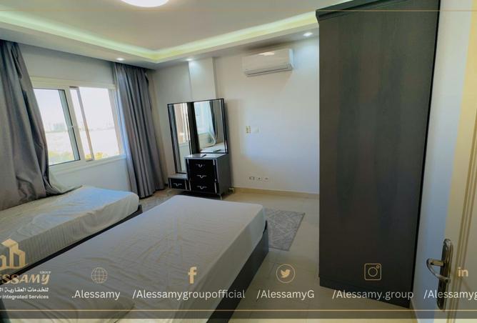 8421830 - Property Image 3